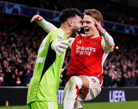 阿森纳欧冠征途：青春风暴下的荣耀与挑战