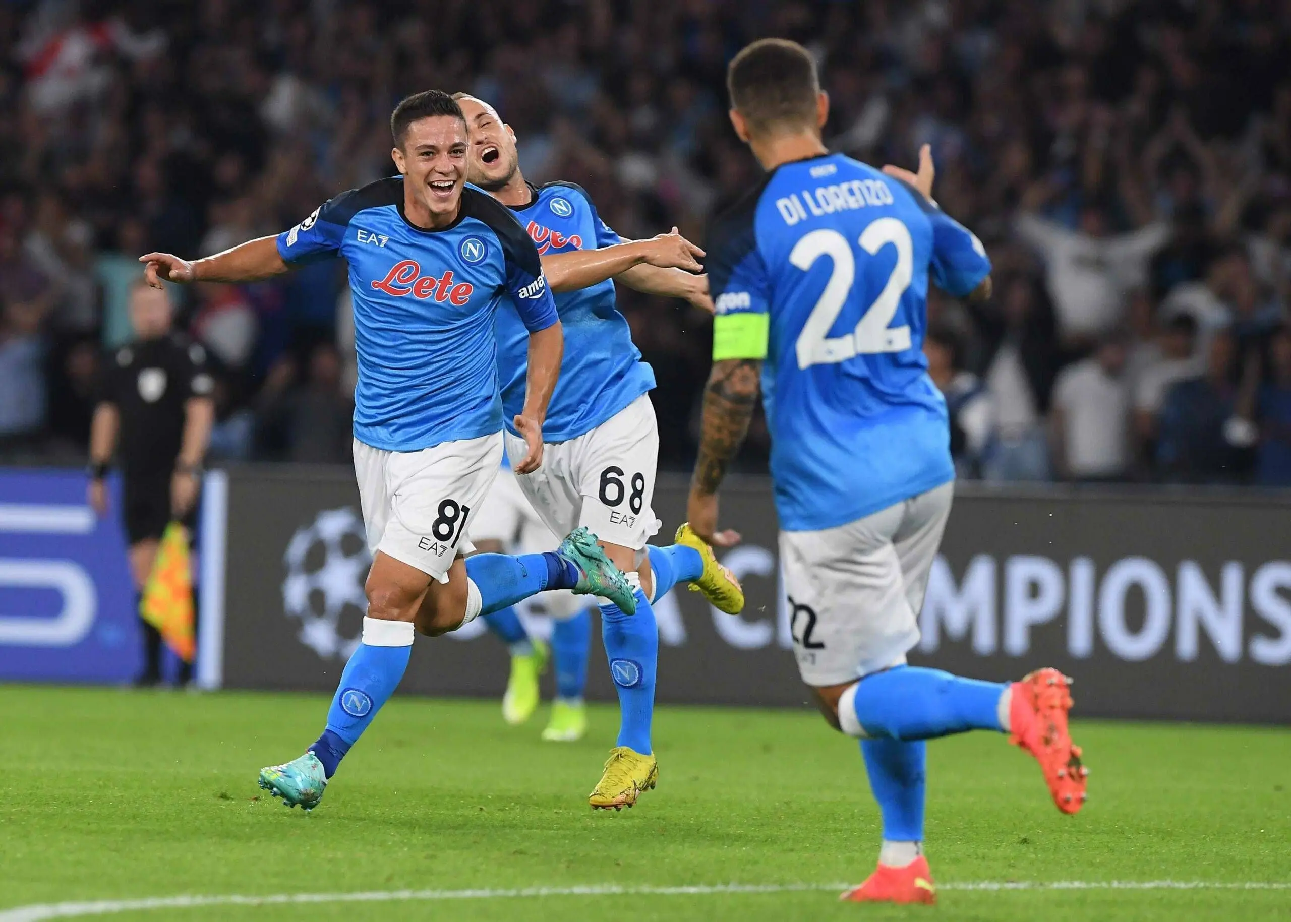 欧冠烽火：那不勒斯的跌宕逐梦之旅